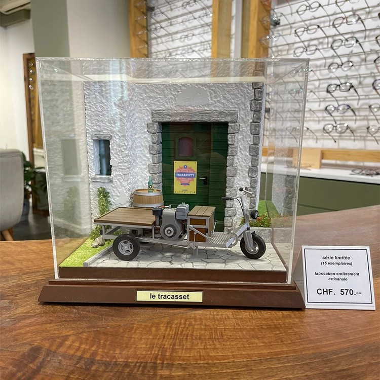 Maquette de tracasset faire par paul latreille exposée chez art'optique cully