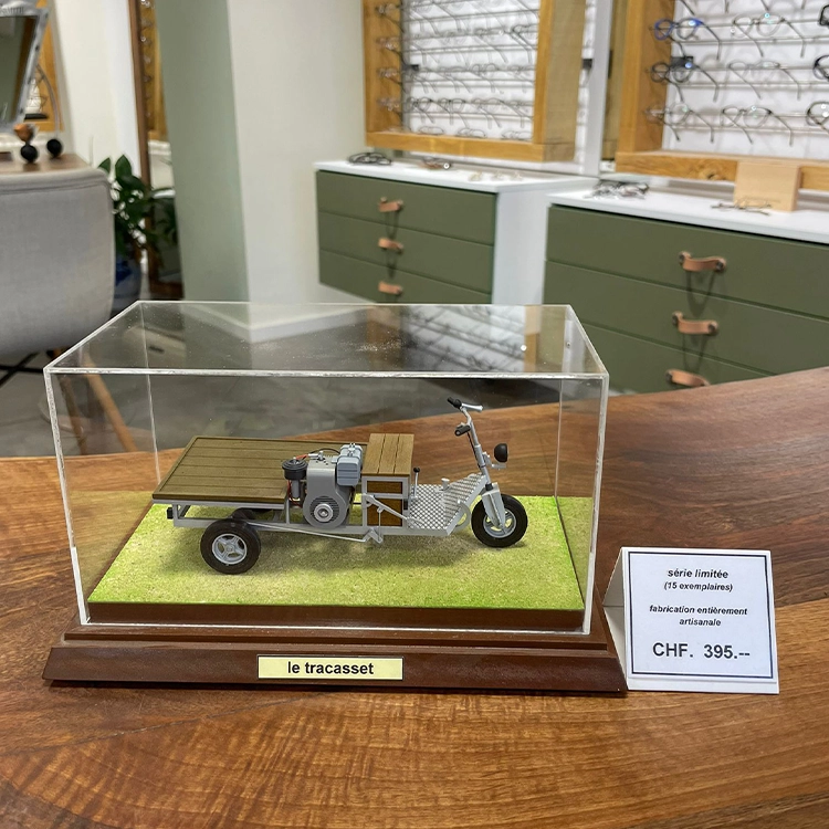 Maquette de tracasset faire par paul latreille exposée chez art'optique cully