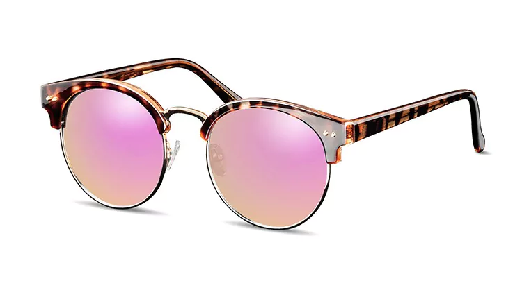 Une paire de lunettes